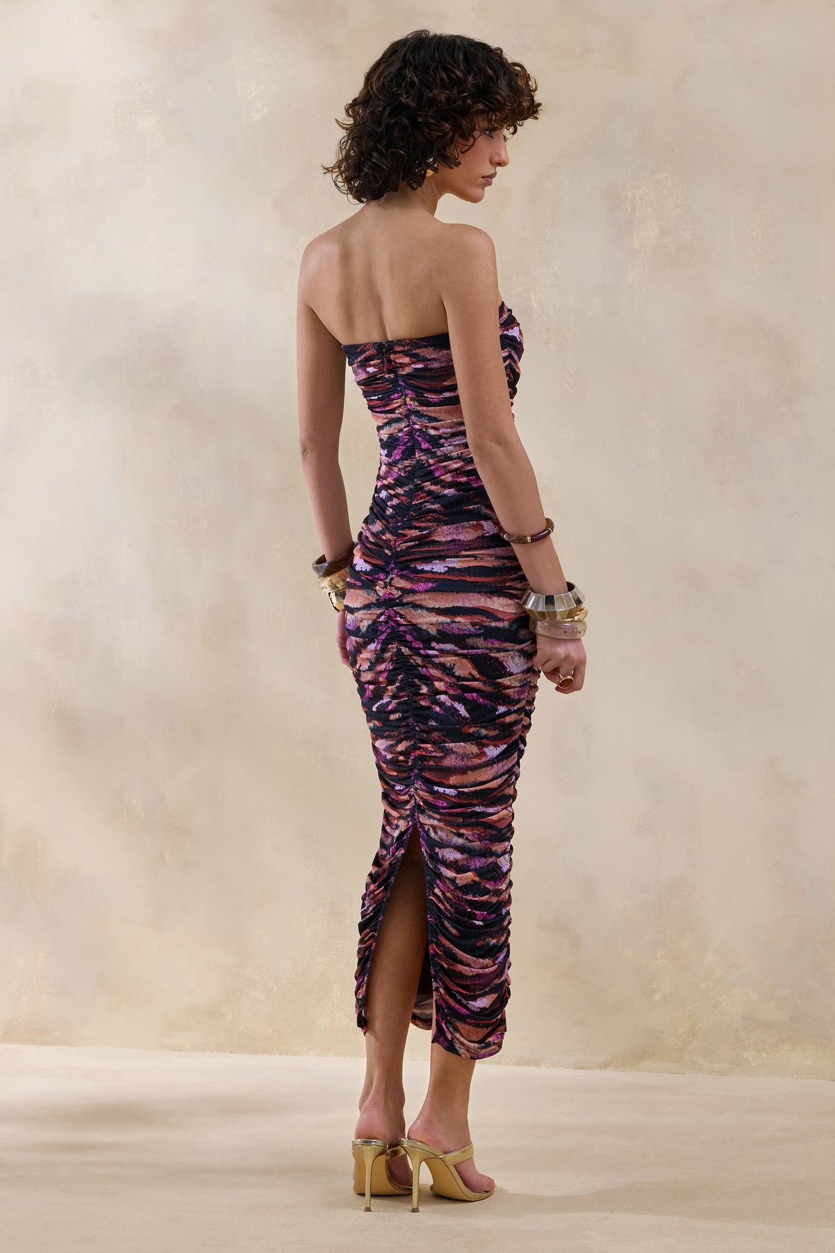 bandeau ruched midi dress PrettyLittleThing Women's Abstract Printed Bandeau Ruched Detail Maxi Dress in Navy