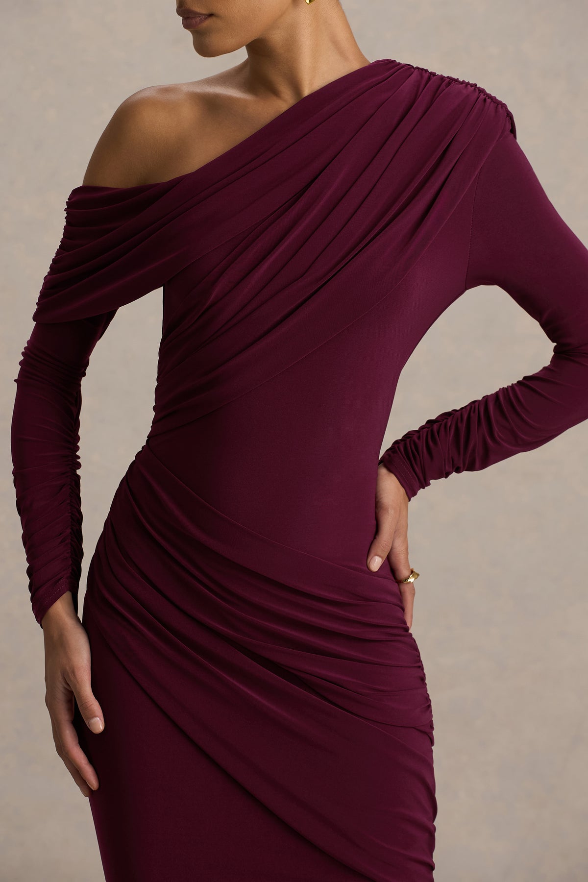 HR_CL136833069 - Perrie Burgundy Asymmetric-Neck Maxi Dress With Ruched Detailing05.jpg
