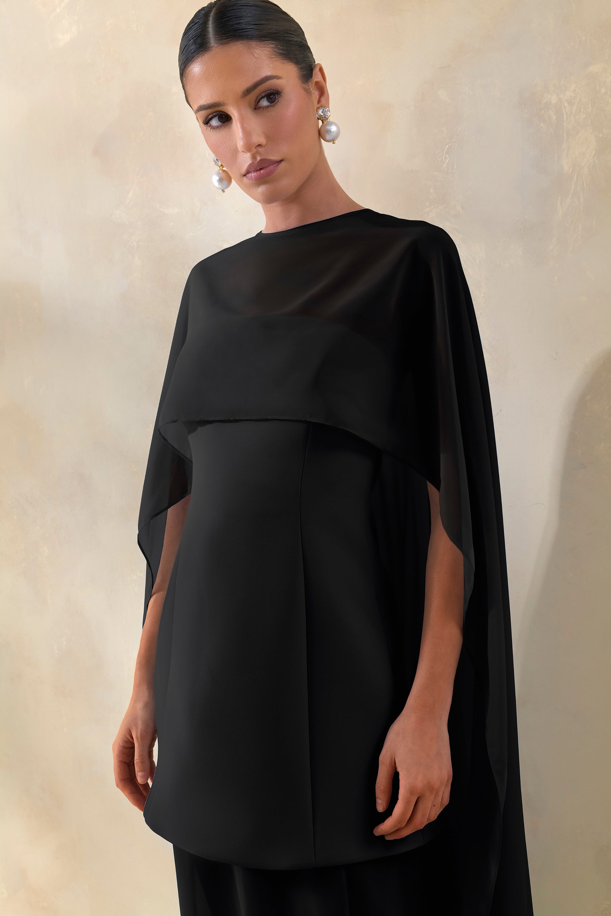 ECM_HR_CL136957002---Chessa-Black-Boat-Neck-Maxi-Dress-With-Sheer-Cape2.jpg