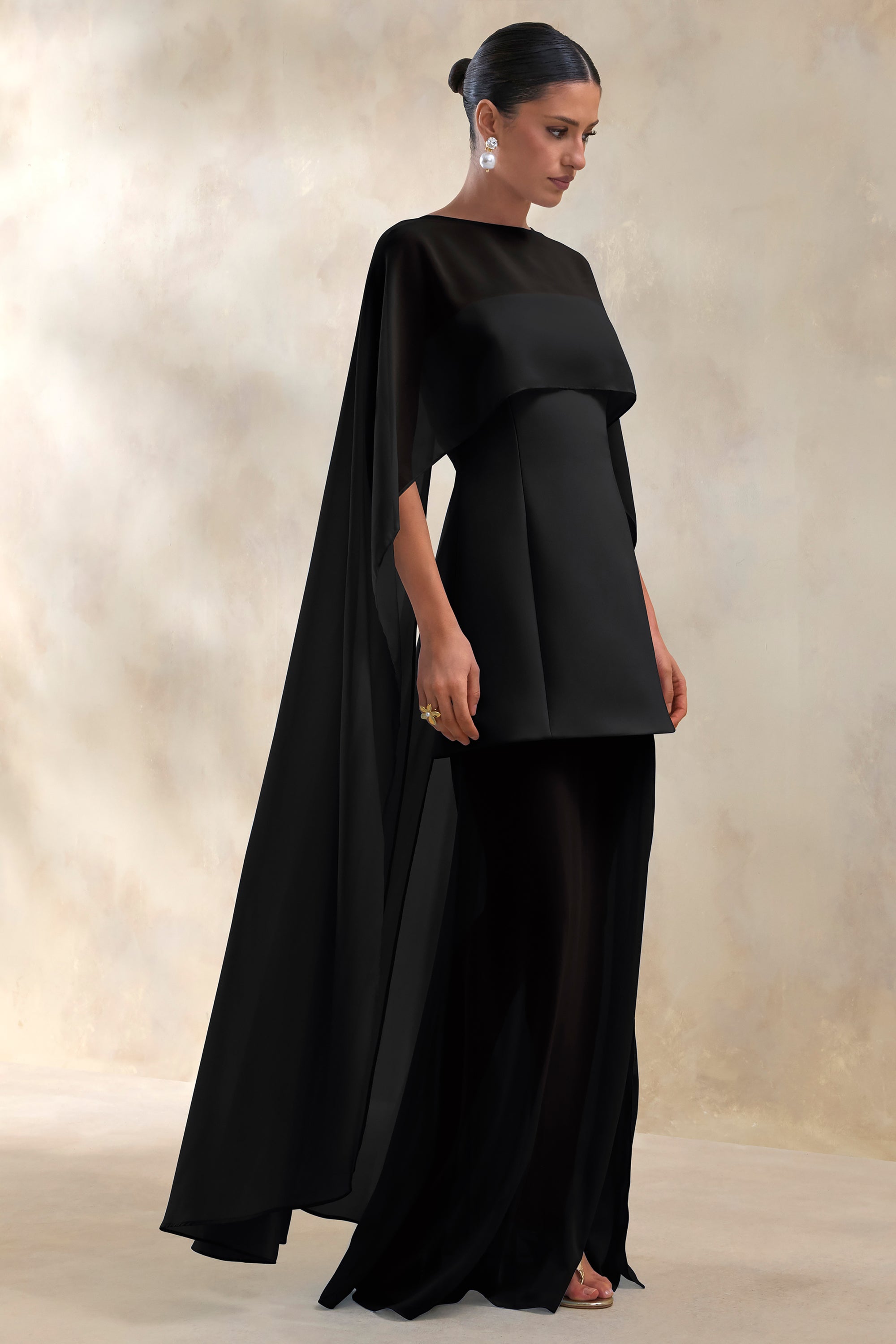 ECM_HR_CL136957002---Chessa-Black-Boat-Neck-Maxi-Dress-With-Sheer-Cape4.jpg