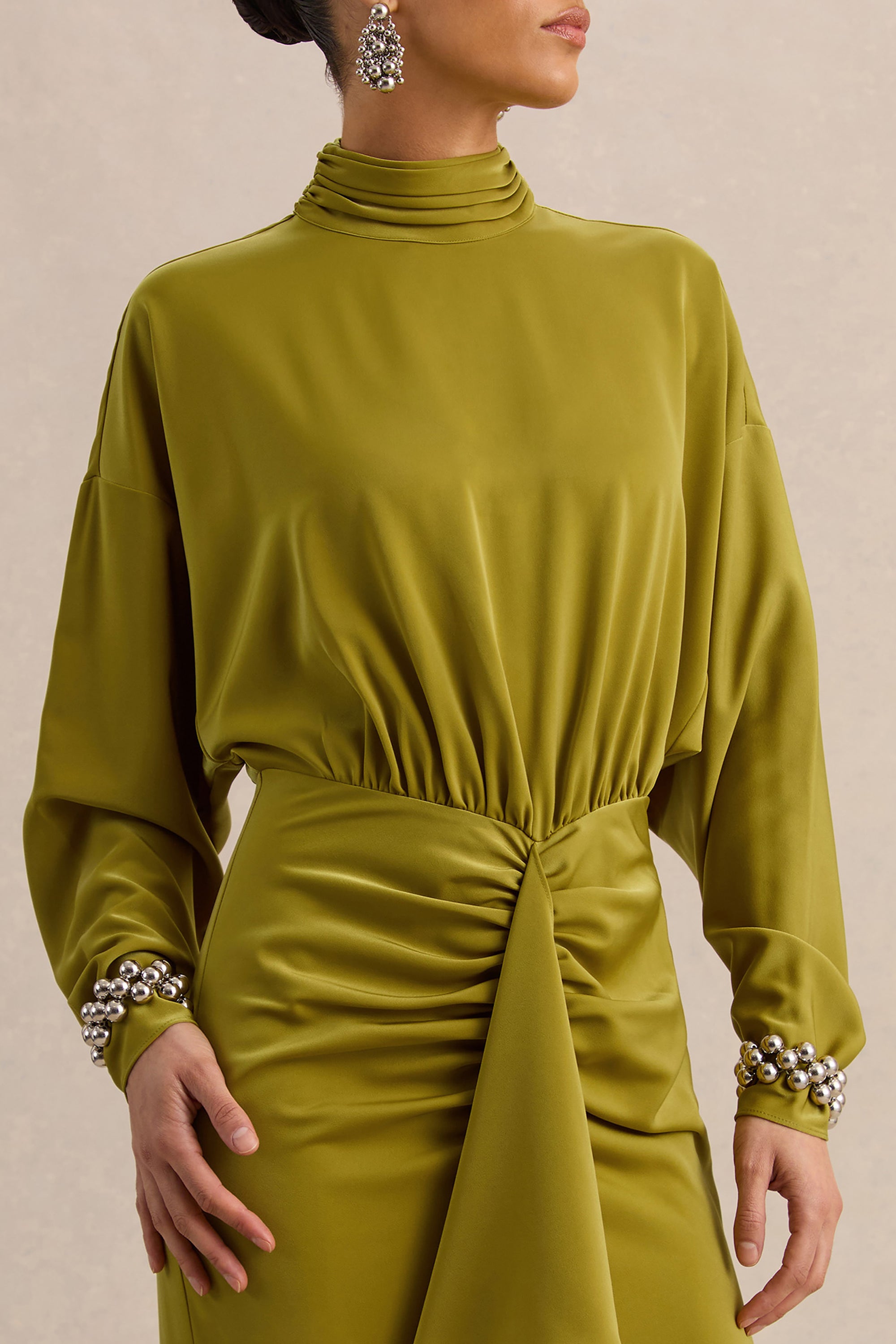 ECM_HR_CL137287031----Perla-Olive-High-Neck-Maxi-Dress-With-Gathered-Detailing-5.jpg
