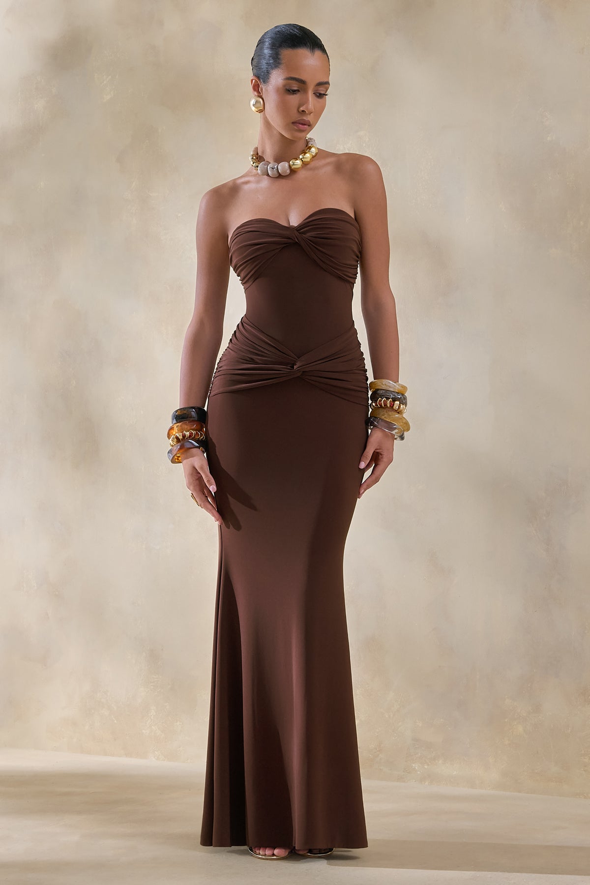 ECM_HR_CL137520021---Elodia-_-brown-Bandeau-Maxi-Dress-With-Gathered-Detailing-03.jpg