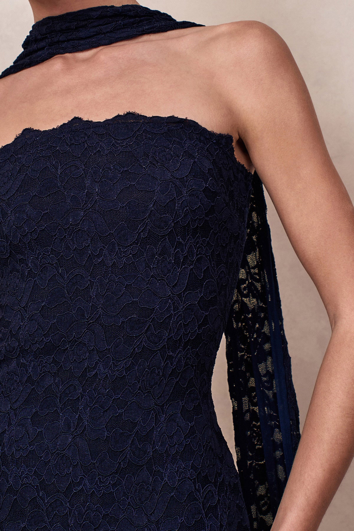 CL13762801006_ECM_CL137628010_-_Massima___Navy_Lace_Bandeau_Maxi_Dress_With_Scarf-Detail_06