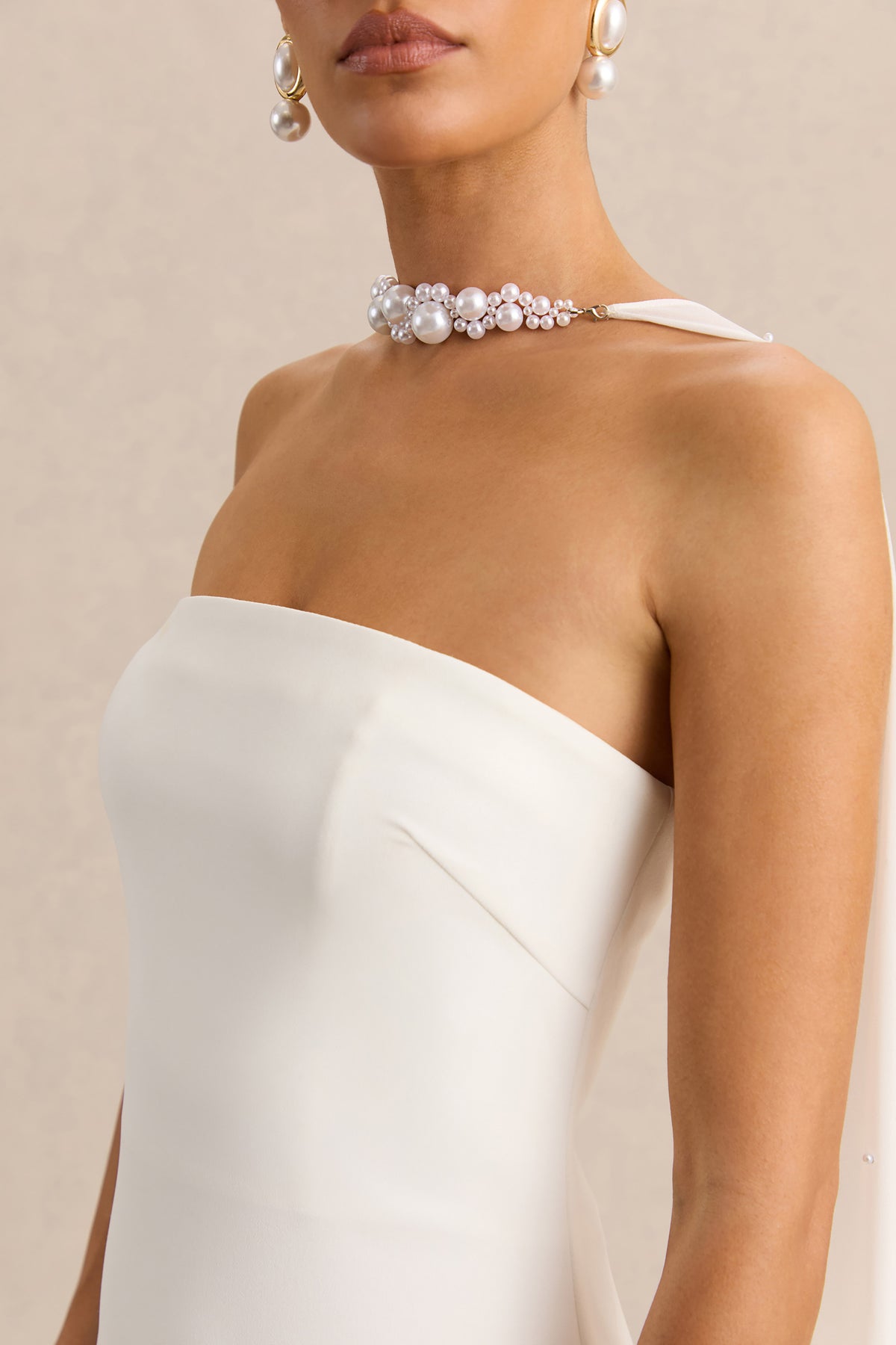 Alina White Bandeau Maxi-Dress With Cape – Club L London