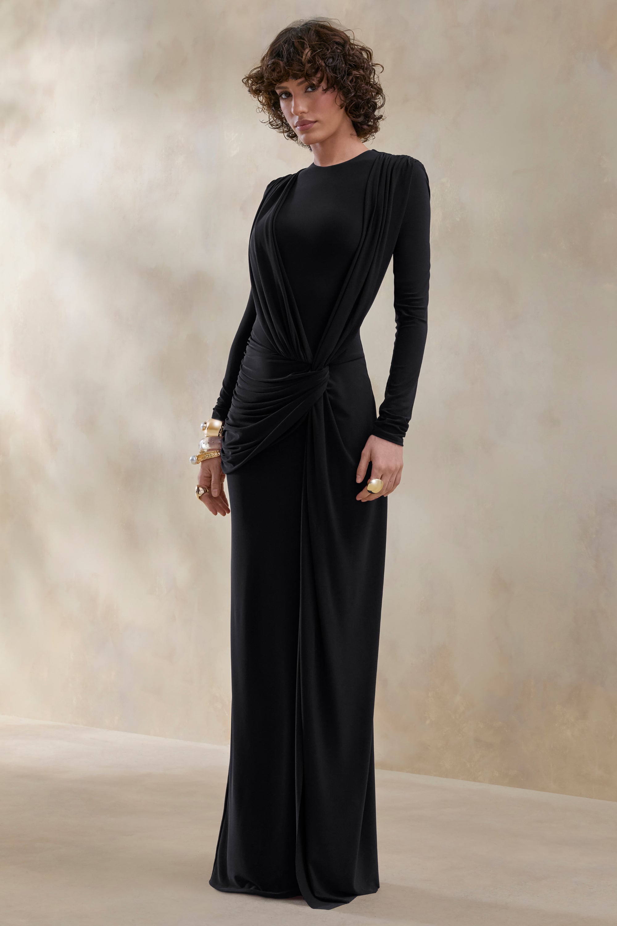 ECM_CL137679001---Desirelle-Black-Crew-Neck-Maxi-Dress-With-Gathered-Detailing_04.jpg
