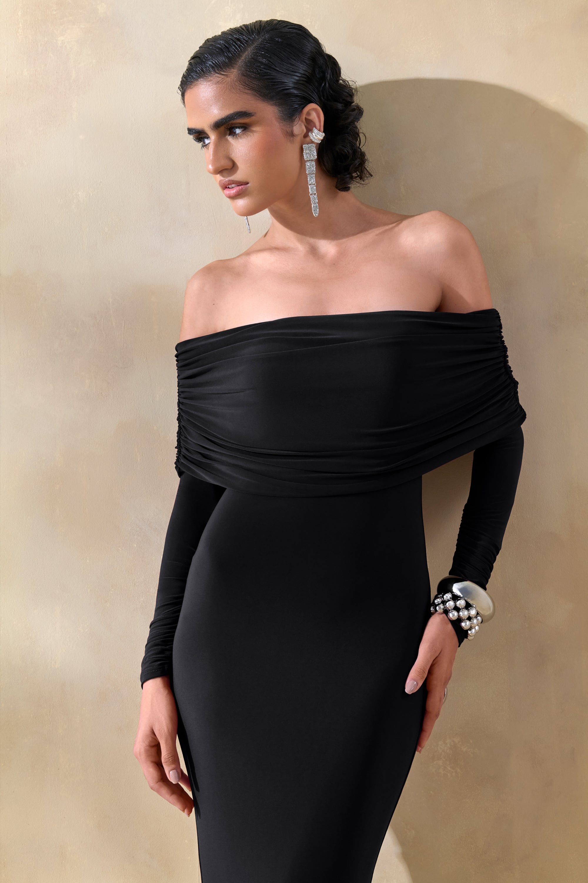 ECM_HR_CL137766001---Brisea-_-Black-Bardot-Neck-Maxi-Dress-4.jpg