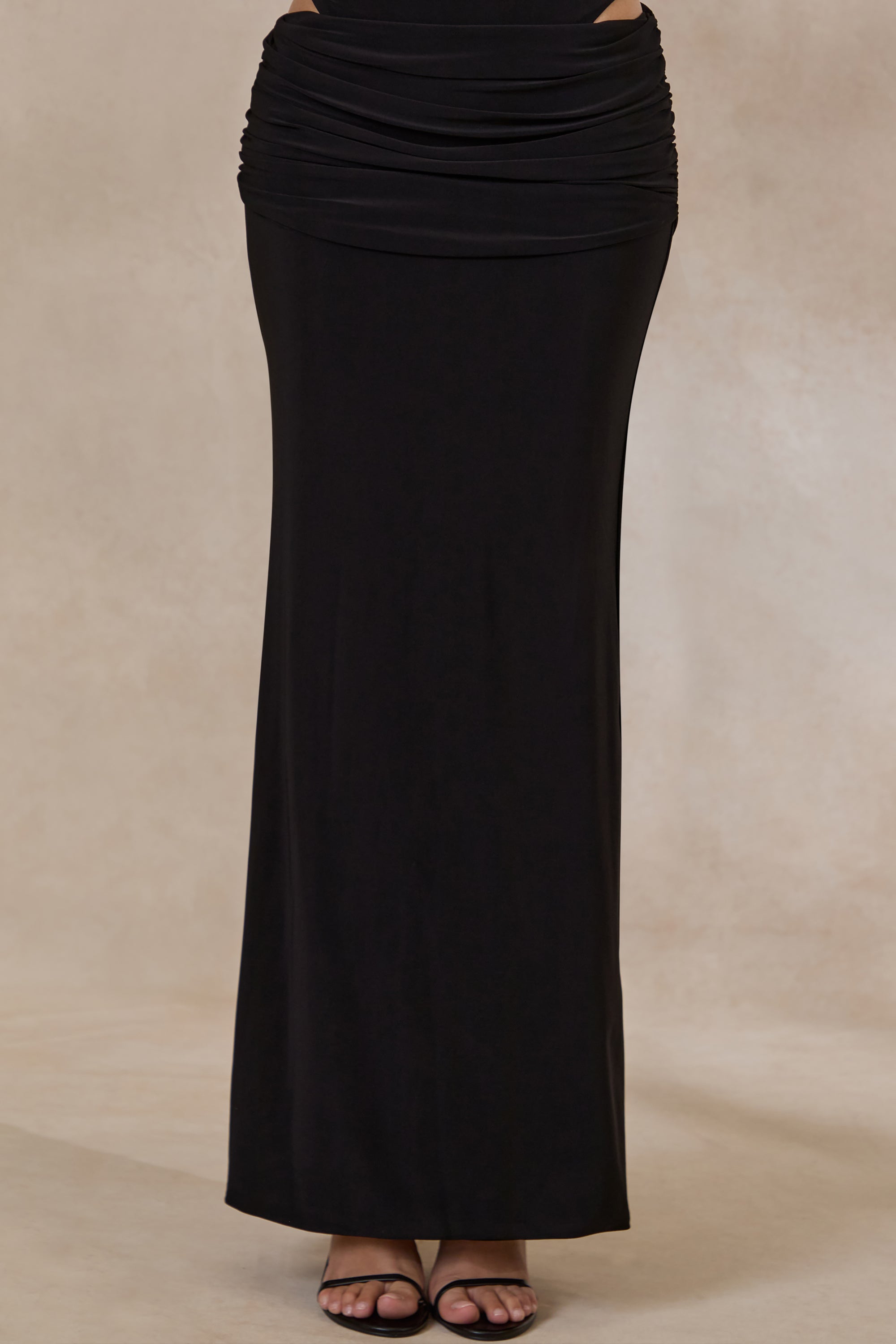 ECM_HR_CL137822001---Lillia-_-Black-Twisted-Halter-Neck-Bodysuit-+-CL137836001---Esara-_-Black-Maxi-Skirt-With-Gathered-Detailing-5.jpg