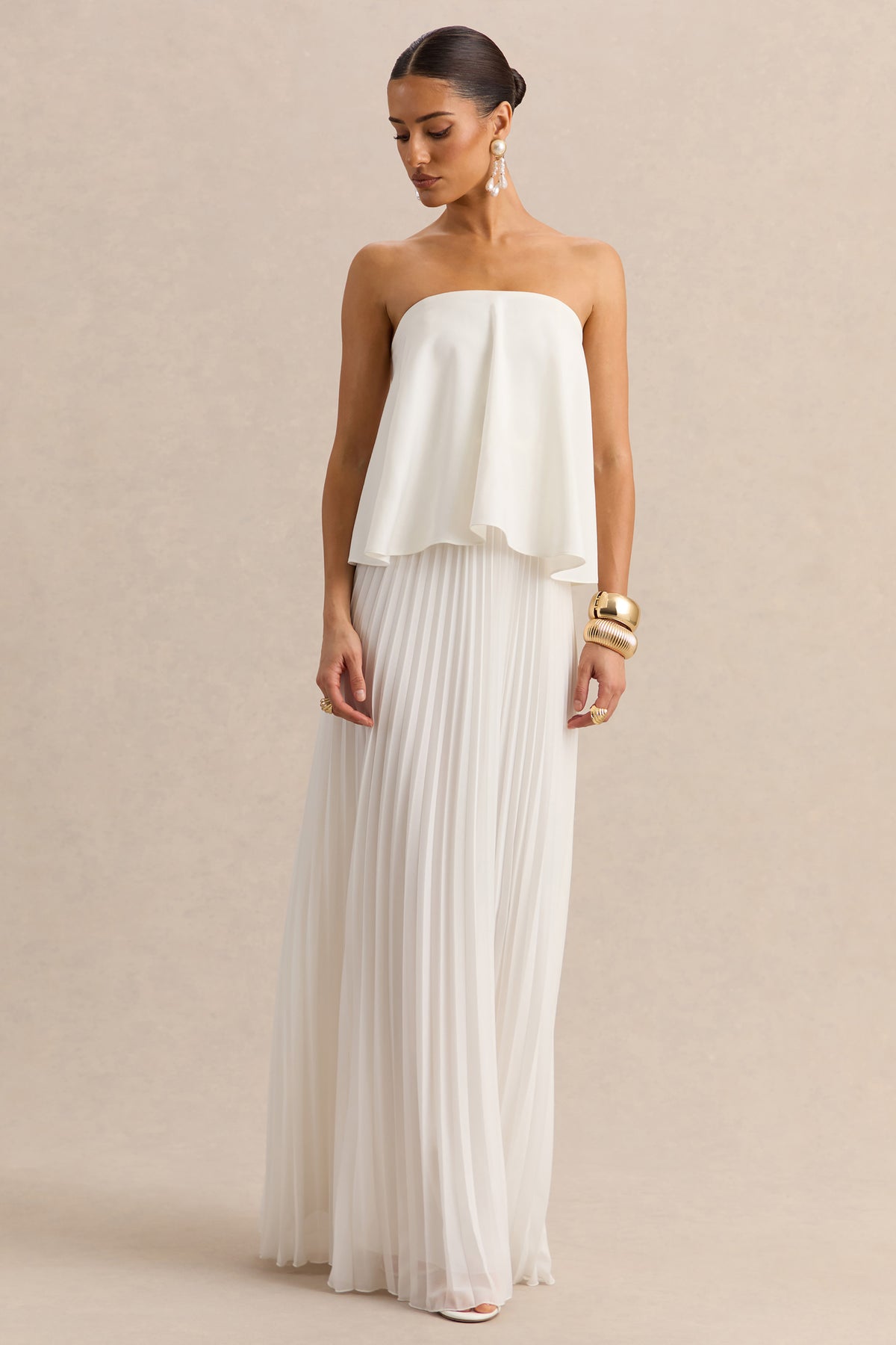 ECM_HR_CL137850110---Saralyn-White-Bandeau-Maxi-Dress-With-Pleated-Skirt1.jpg