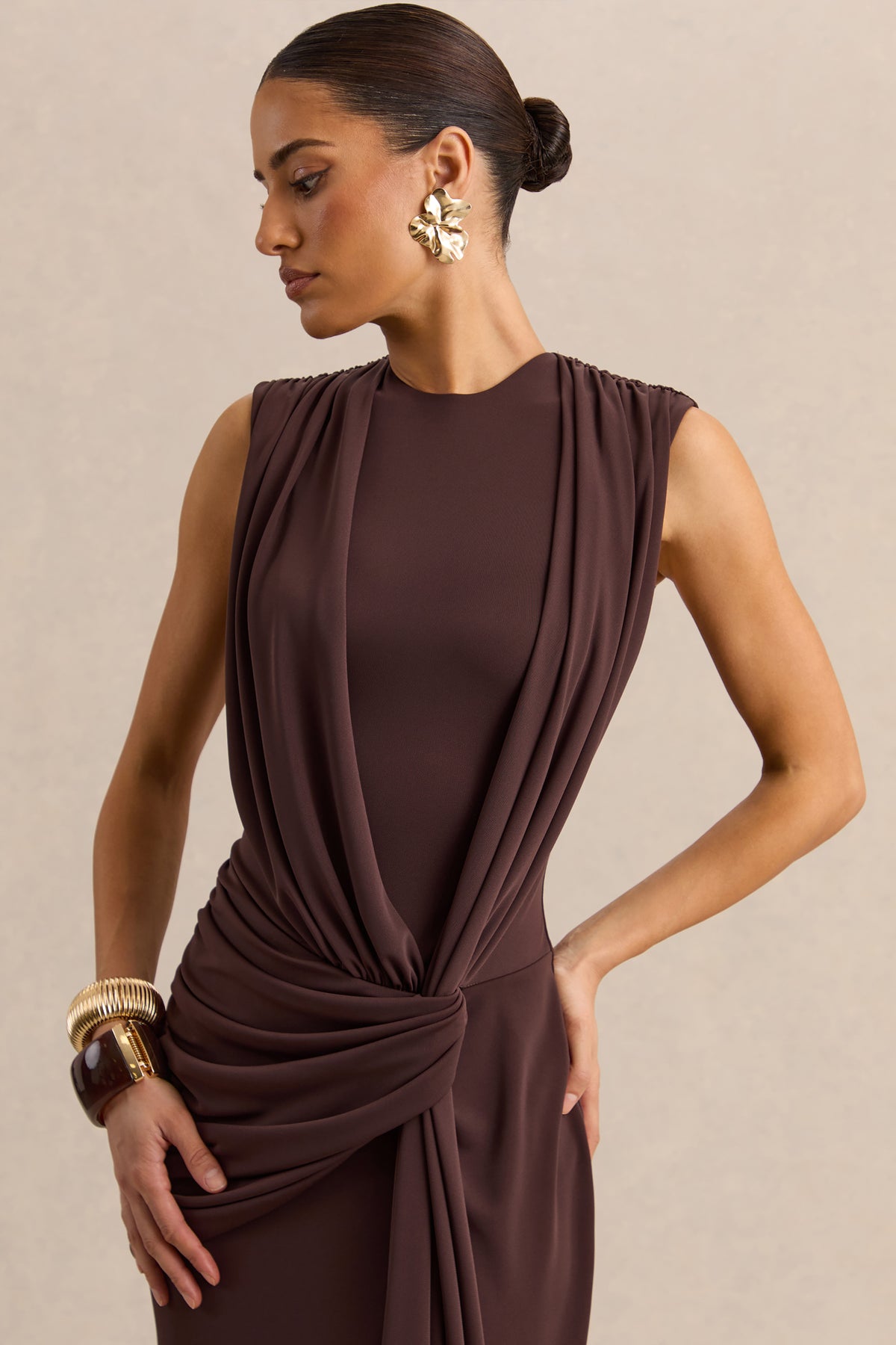 Blythia Brown Round-Neck Maxi Dress With Gathered-Detailing – Club L London 