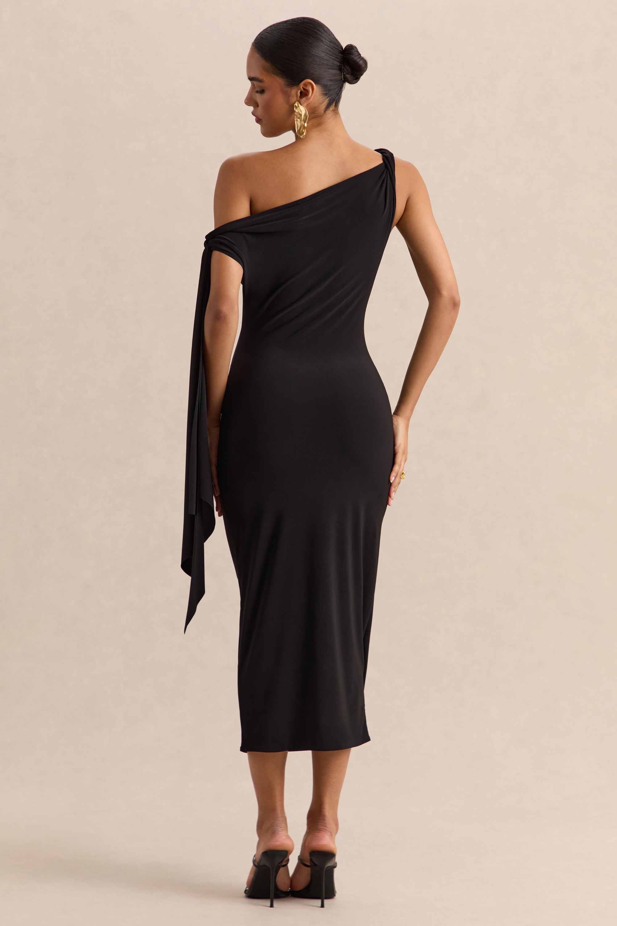 ECM_HR_CL137892001---Arcelia---Black-Asymmetric-Neck-Midi-Dress-With-Knot-Sleeve-Detail-04.jpg