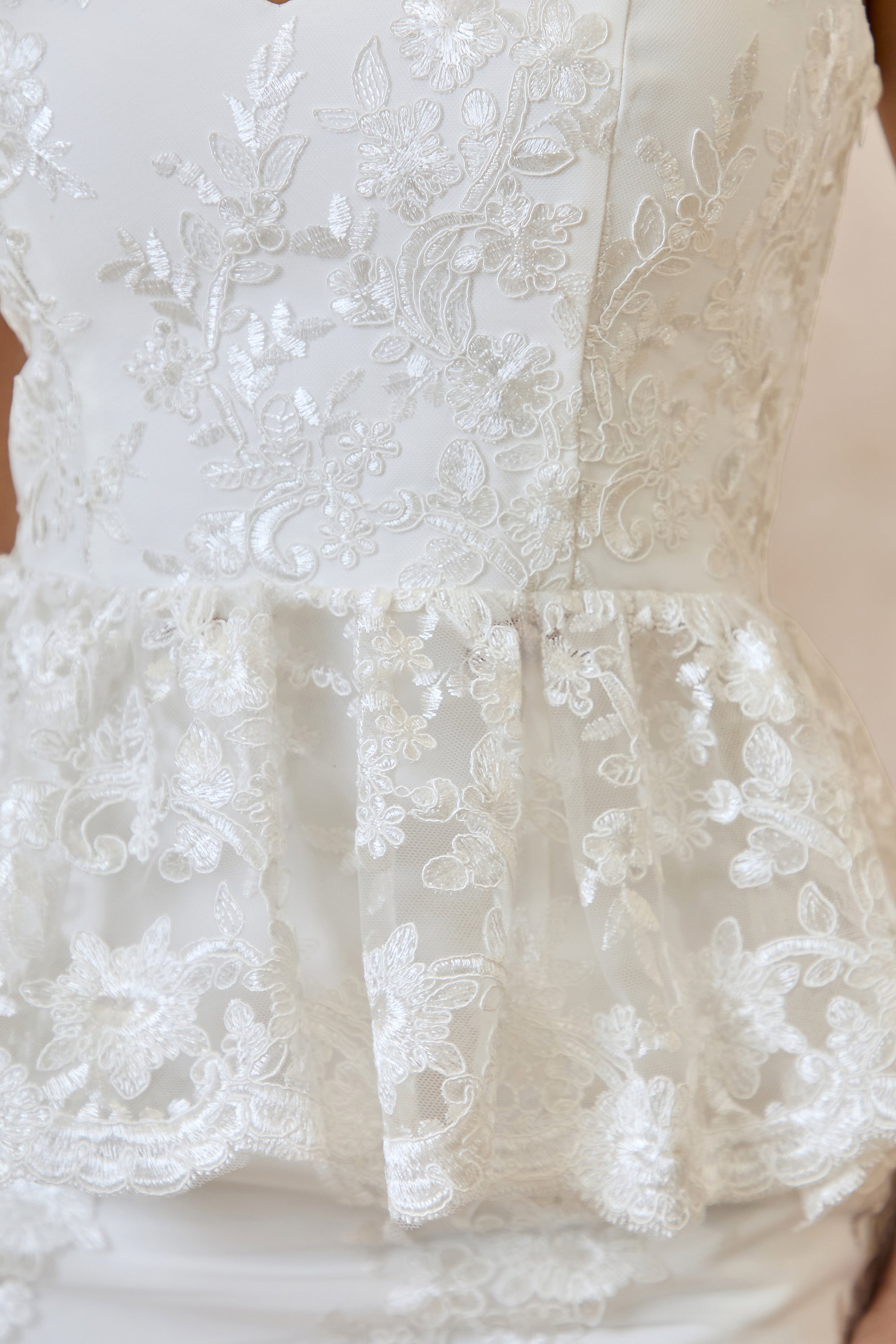 ECM_HR_CL138000110 - Revia _ White Lace Sweetheart-Neck Top 6.jpg