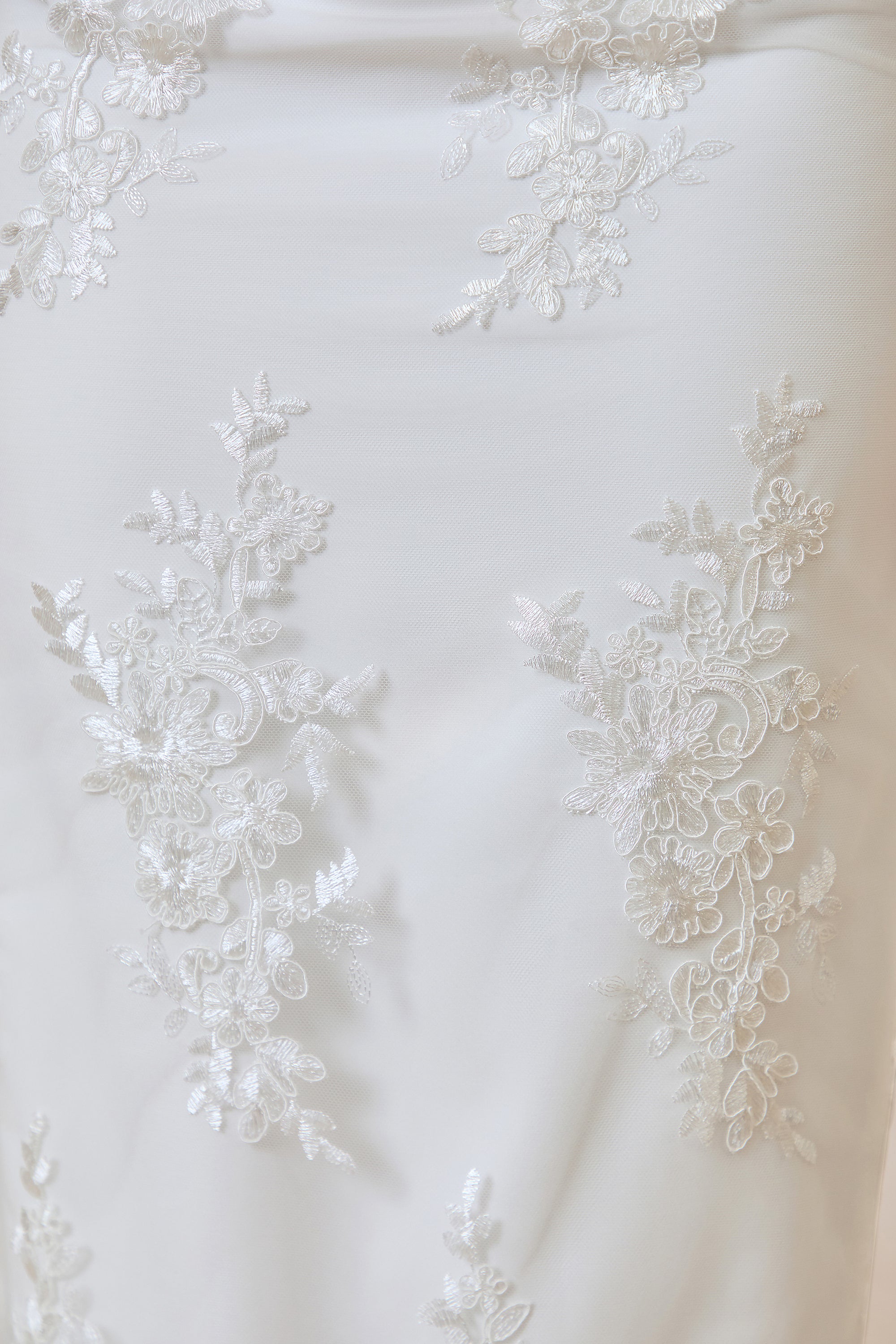 ECM_HR_CL138001110 - Revia _ White Lace Maxi Skir7.jpg