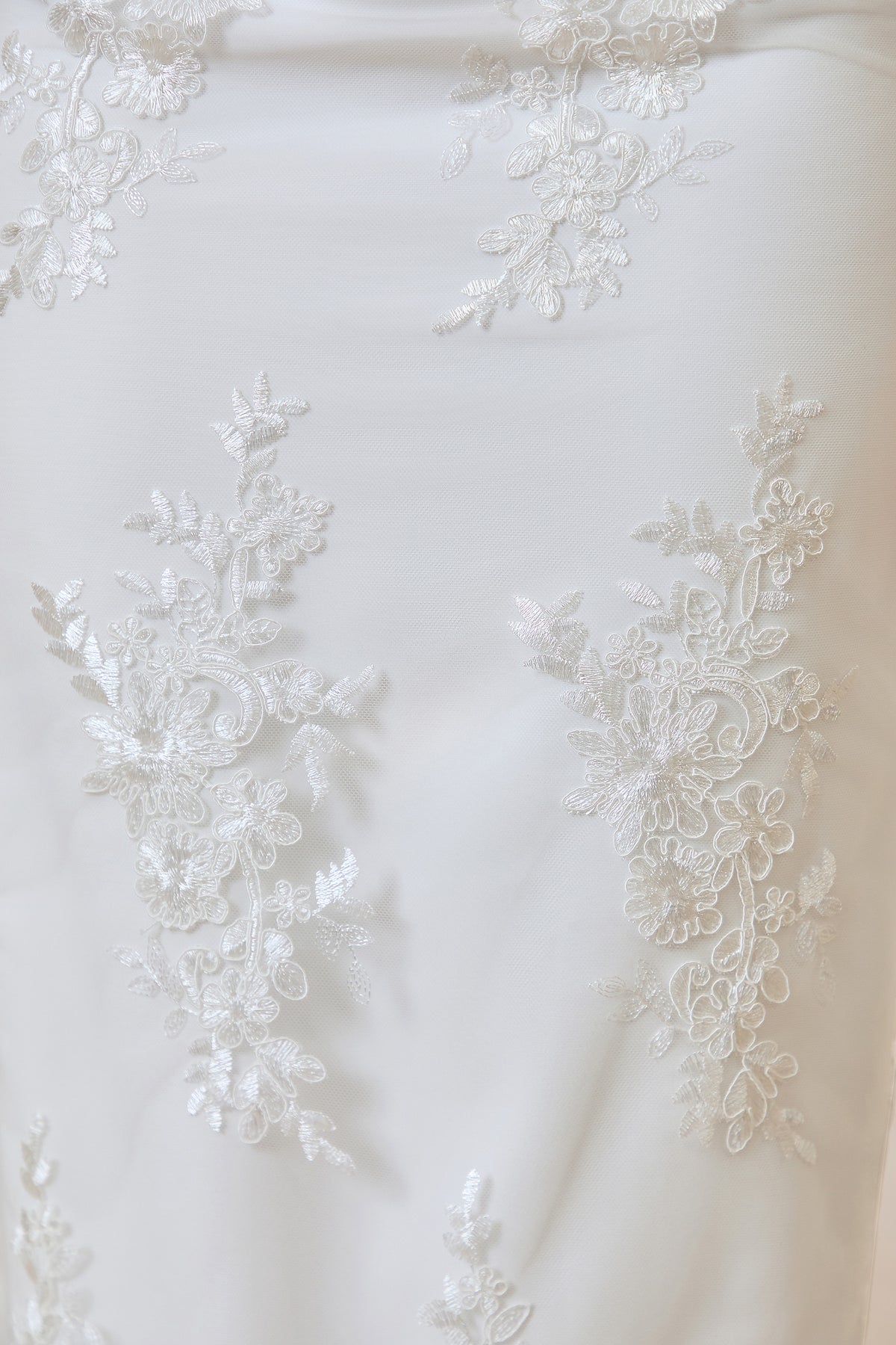 ECM_HR_CL138001110 - Revia _ White Lace Maxi Skir7.jpg