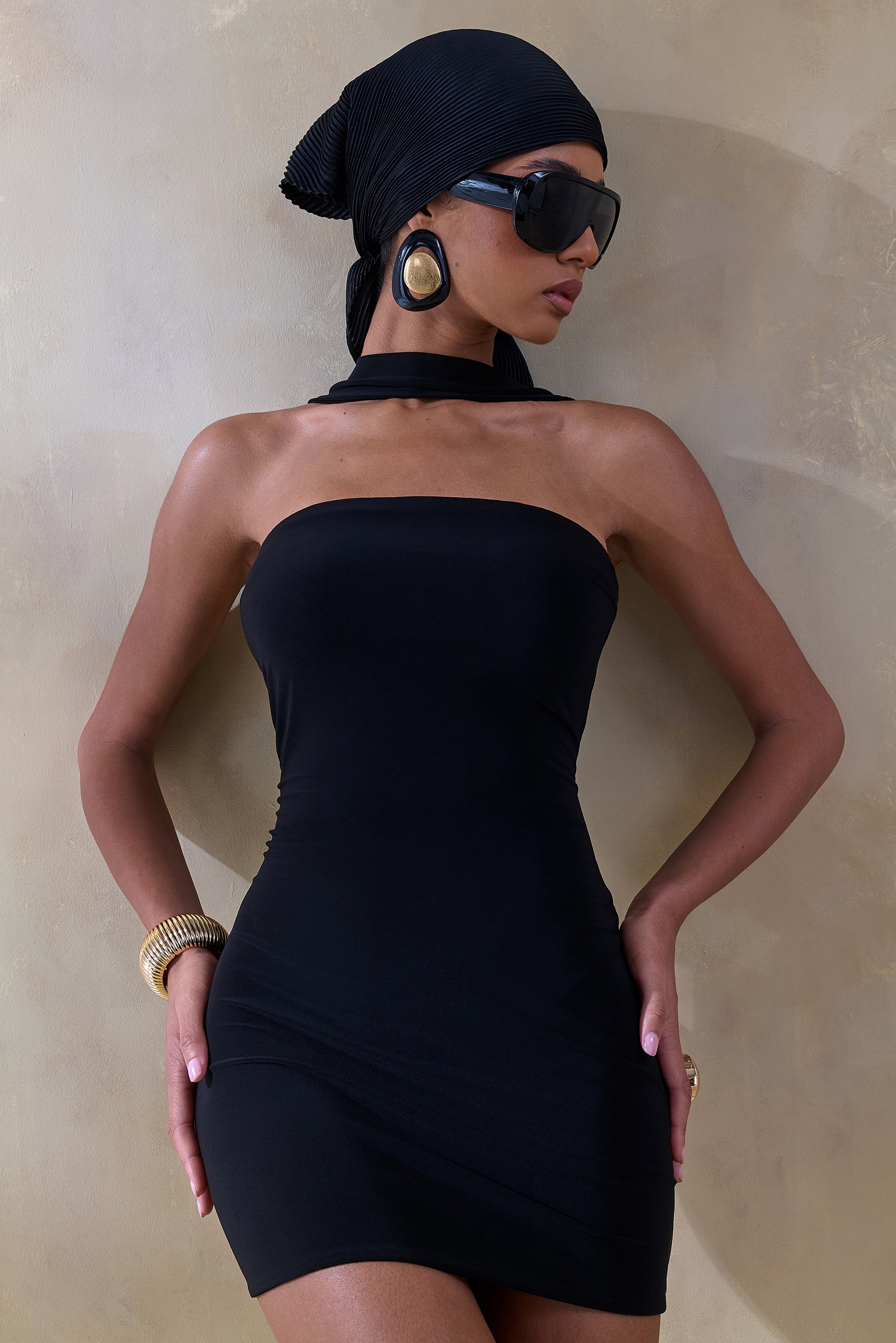 ECM_HR_CL138040001 - Caresse | Black Bandeau Mini-Dress With Scarf-Detail1.jpg