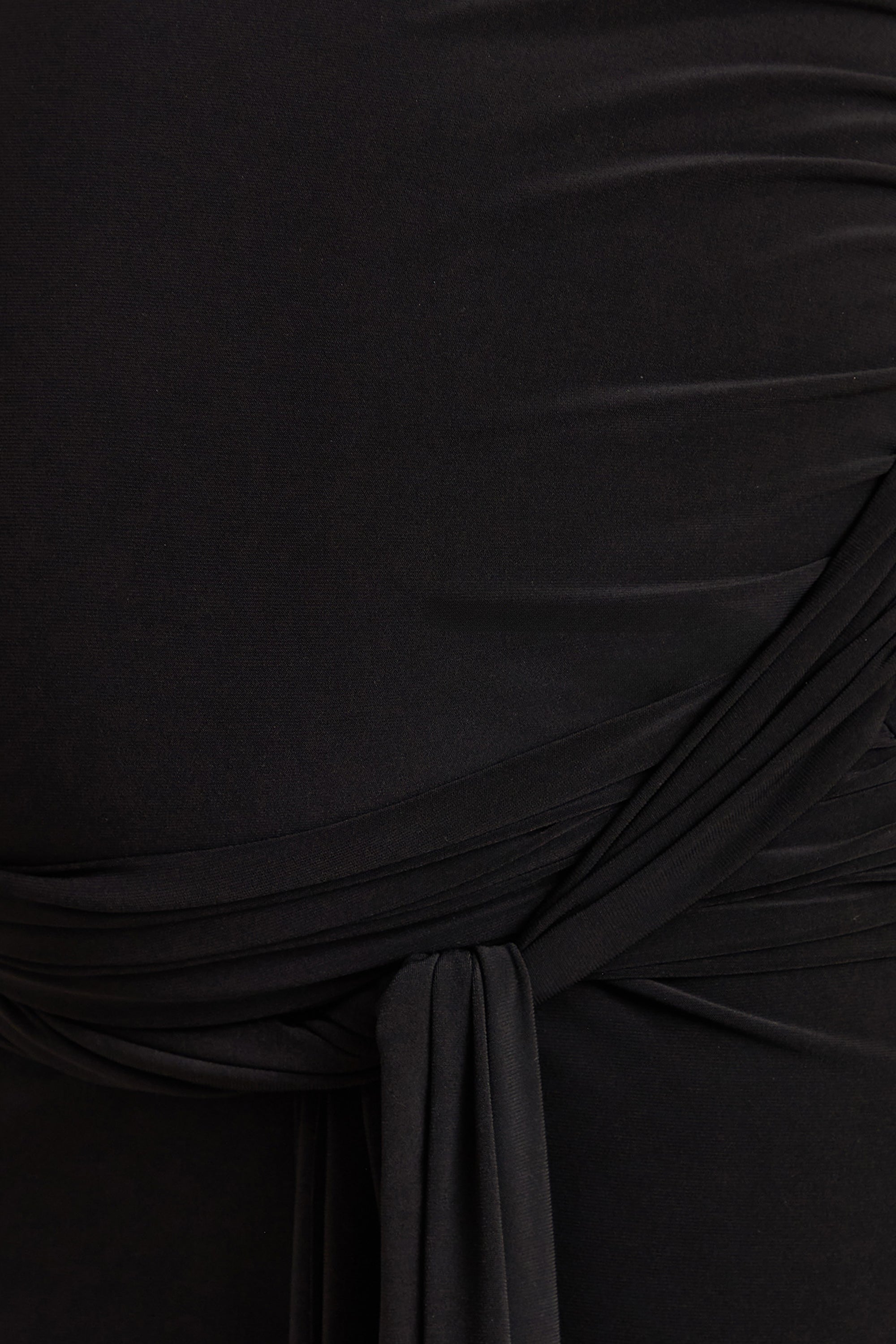ECM_HR_CL138112001----Felise---Black-Scoop-Neck-Maternity-Maxi-Dress-With-Gathered-Detailing-3.jpg