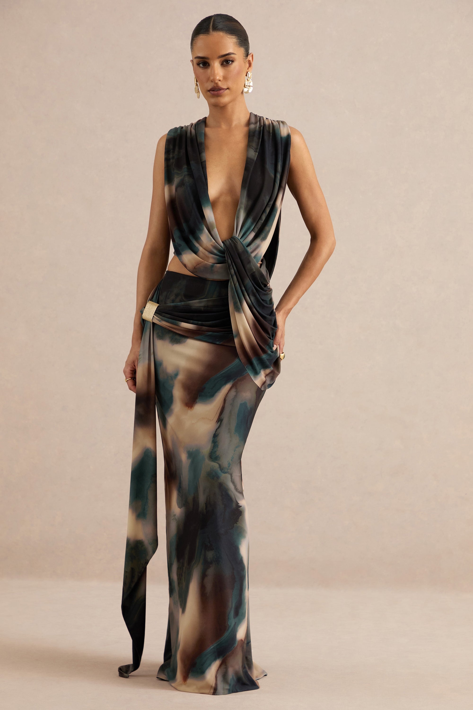 ECM_HR_Lilias Black And Blue Ombre Print Extreme Plunge-Neck Top CL138400132 cl138401132 co ord  124.jpg
