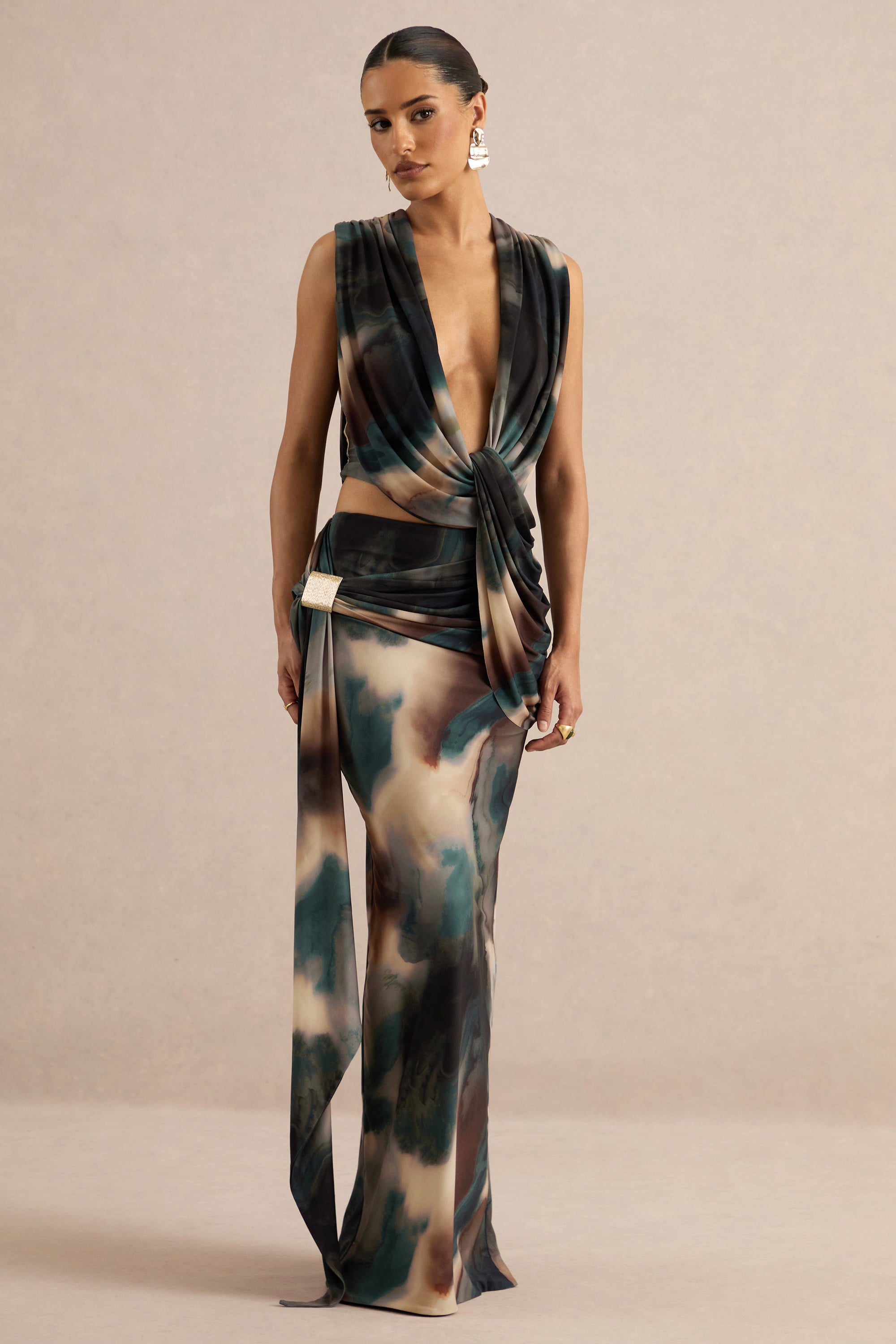 ECM_HR_Lilias Black And Blue Ombre Print Extreme Plunge-Neck Top CL138400132 cl138401132 co ord  131.jpg