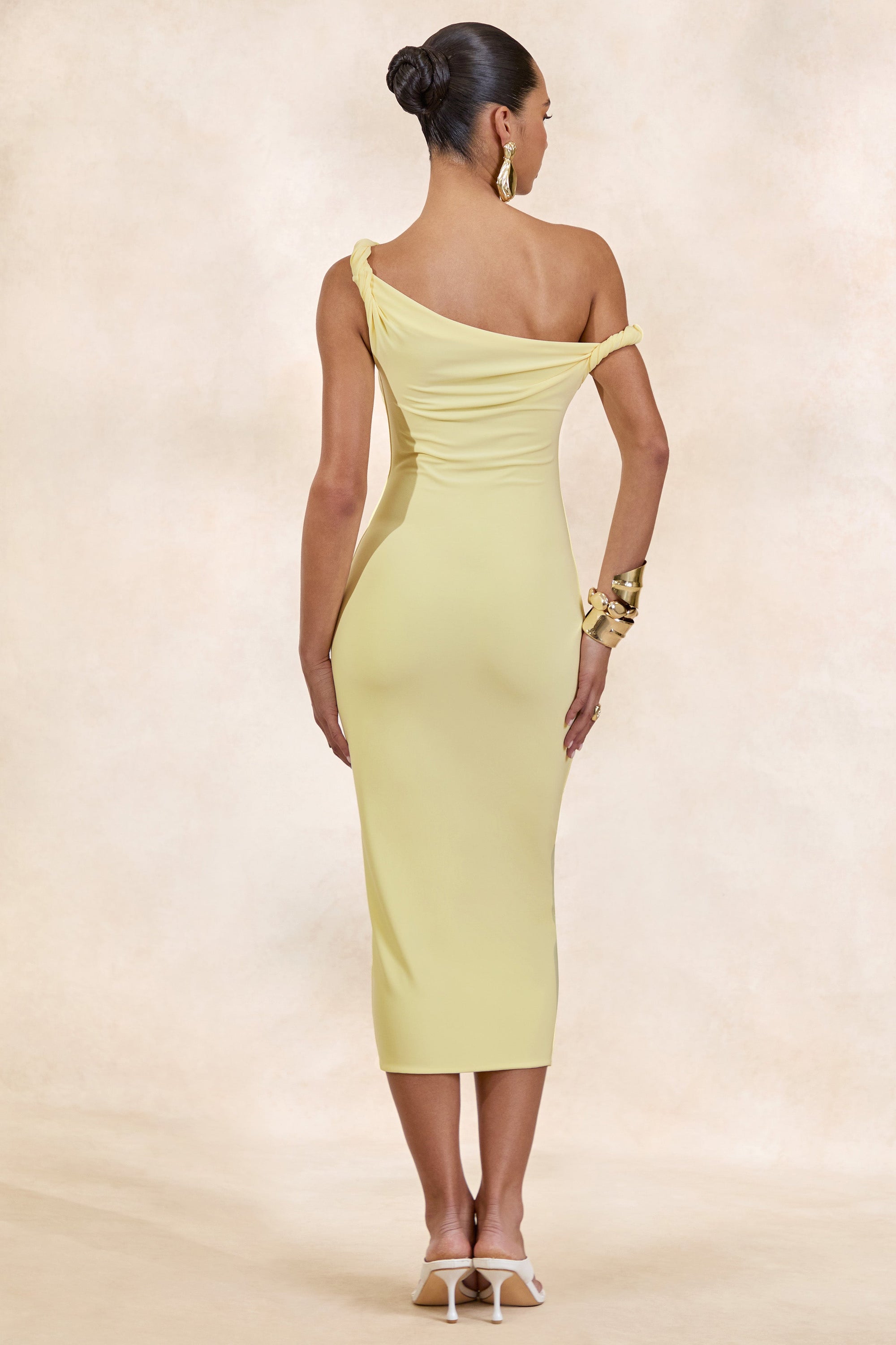 CL13863012104_CL138630121_-_Sarafina___Lemon_Twisted_Asymmetric-Neck_Midi_Dress5_29035b22-35e6-49d6-8393-3290124102a4