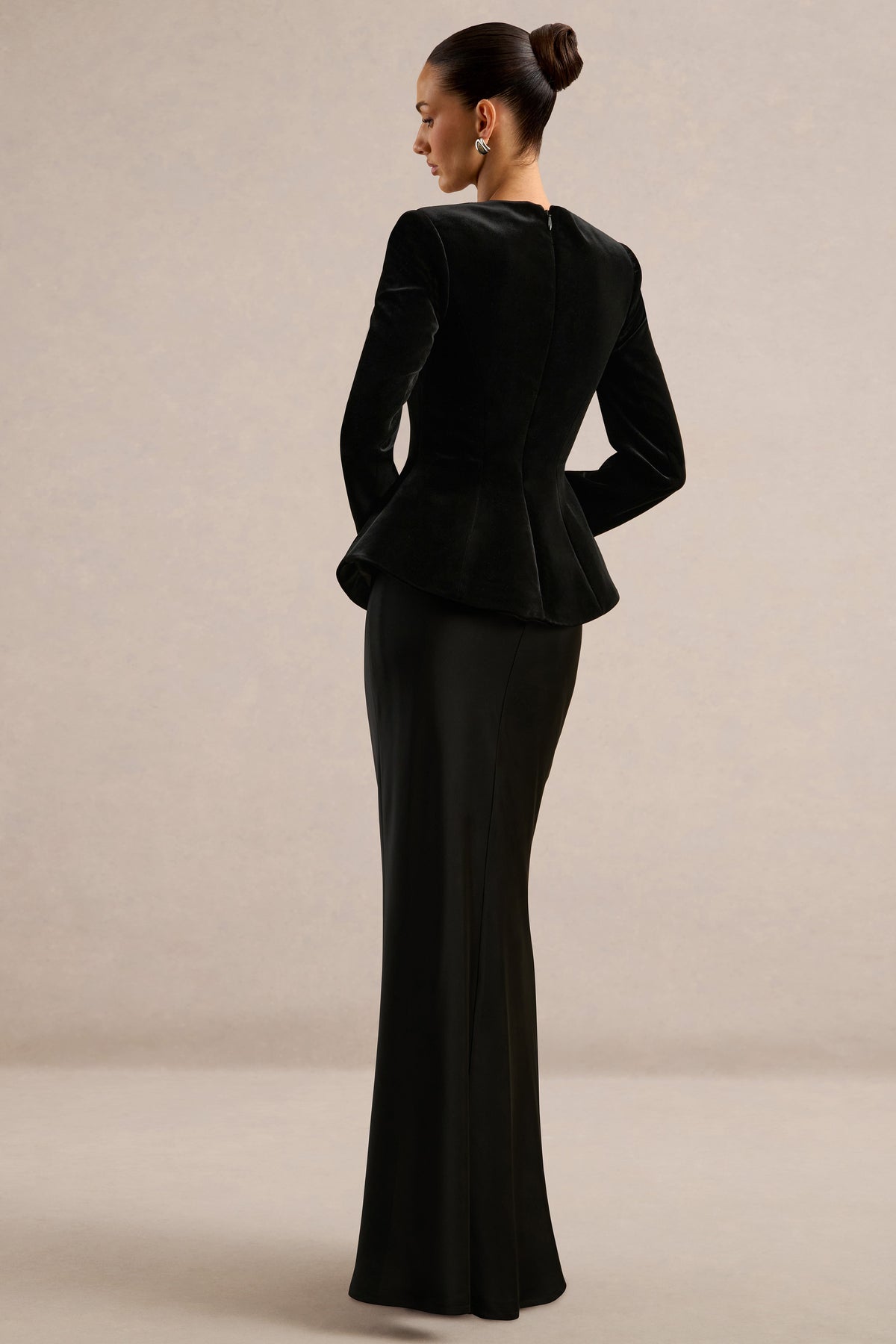ECM_HR_CL138660001 - Alazne _ Black Velvet Sweetheart-Neck Long Sleeve Maxi Dress 8.jpg
