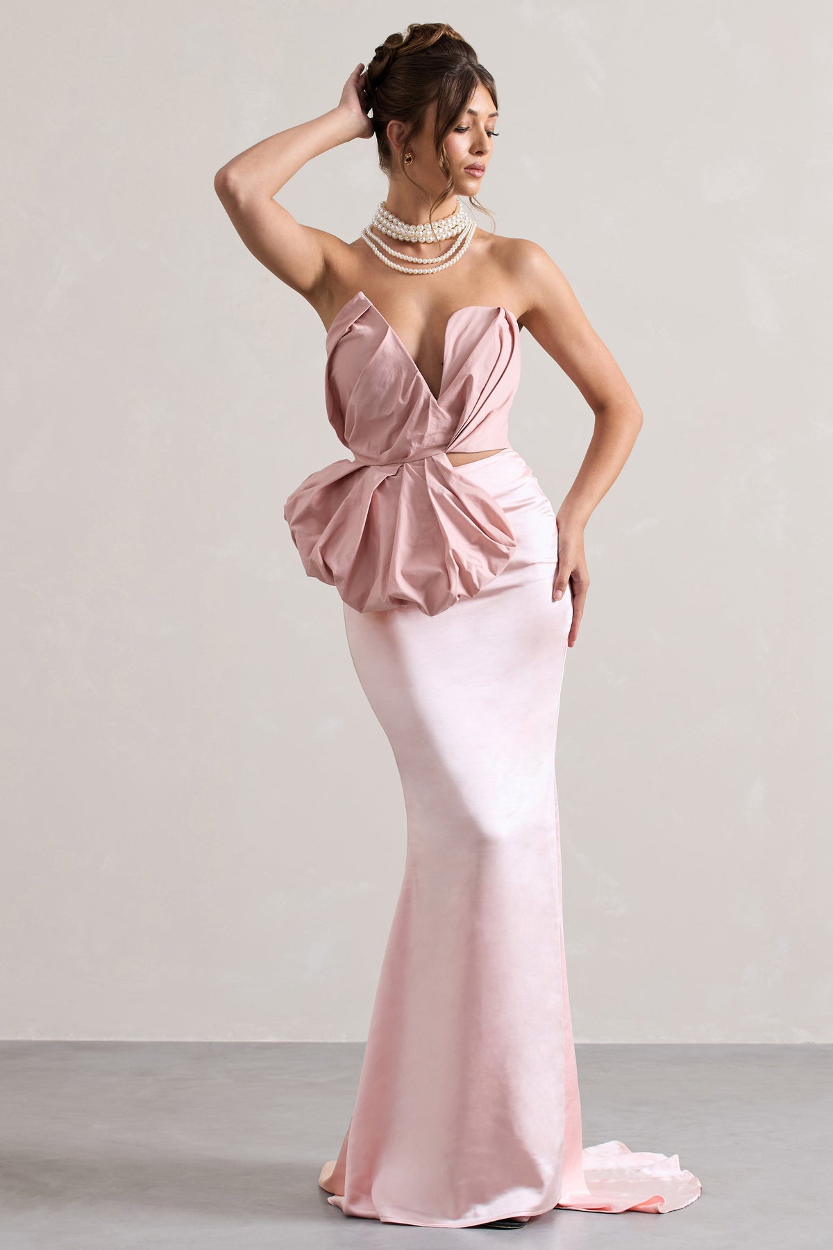 Couture | تنورة طويلة من الساتان البمبي