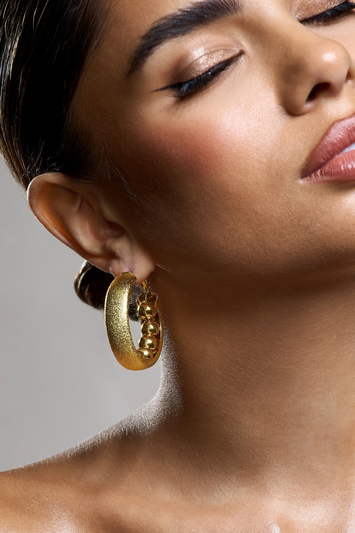 Portal | Gold Textured Chunky Hoop Earrings