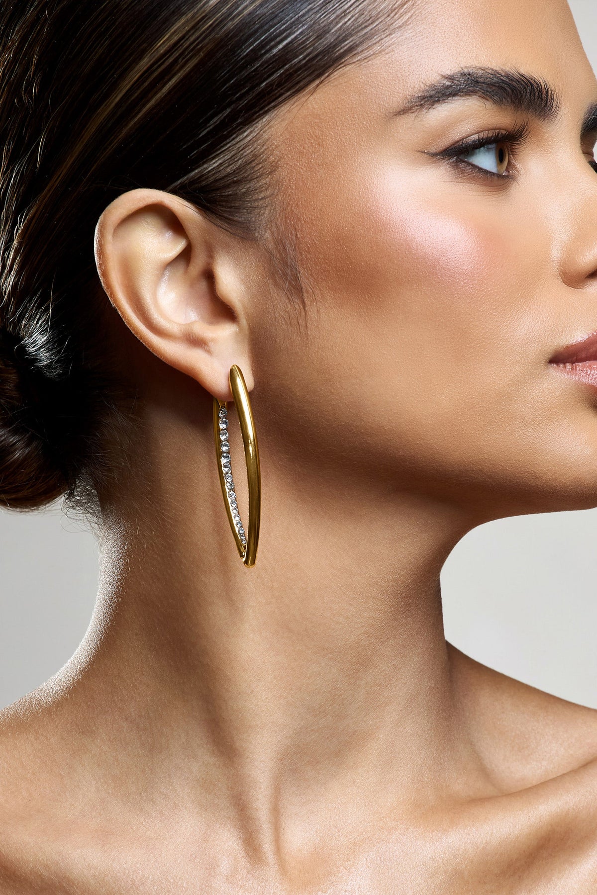 WB_CL134445007-EffortlessGoldDiamanteDangleEarrings3_dfcc5662-5795-433e-916b-abfad490304e