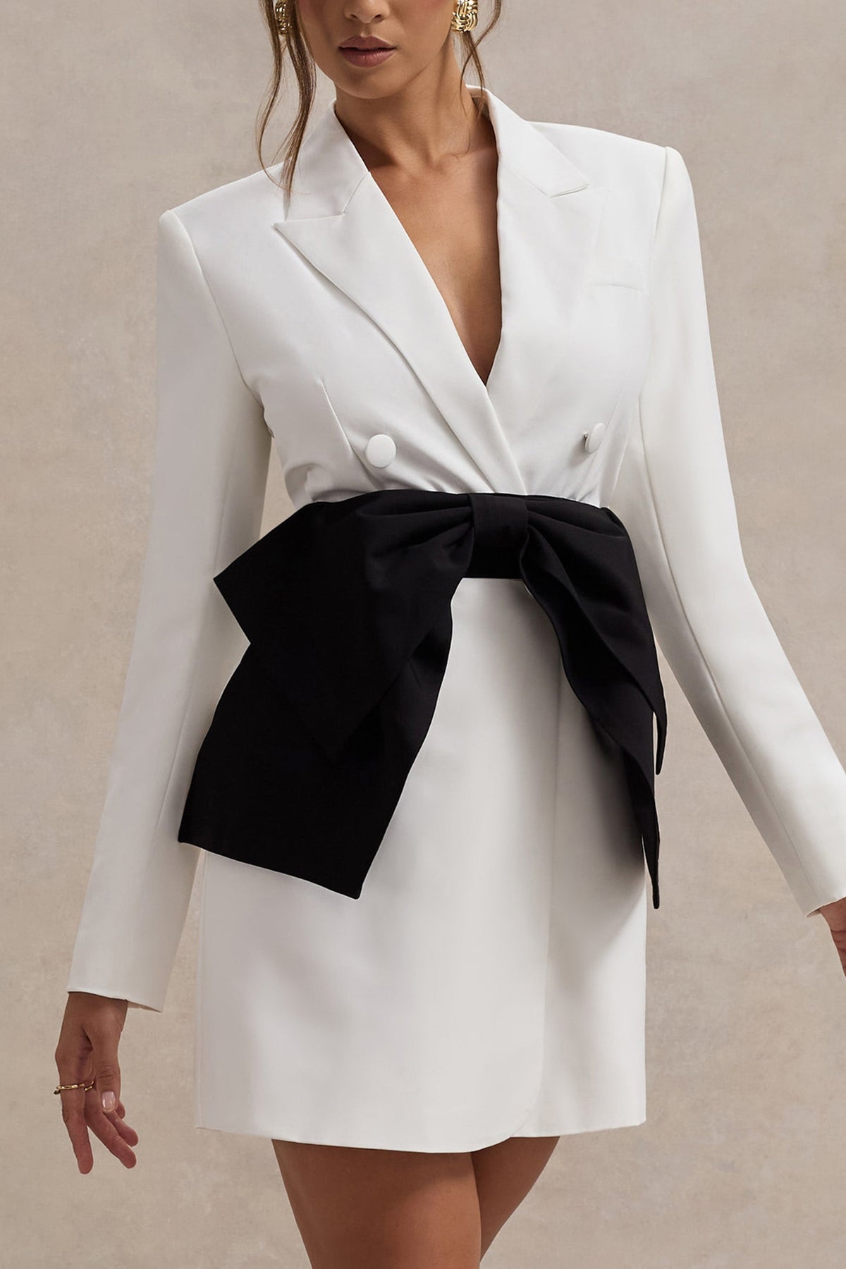 white dress and black blazer Black Blazer with White Dress Outfits (10 ideas & outfits)