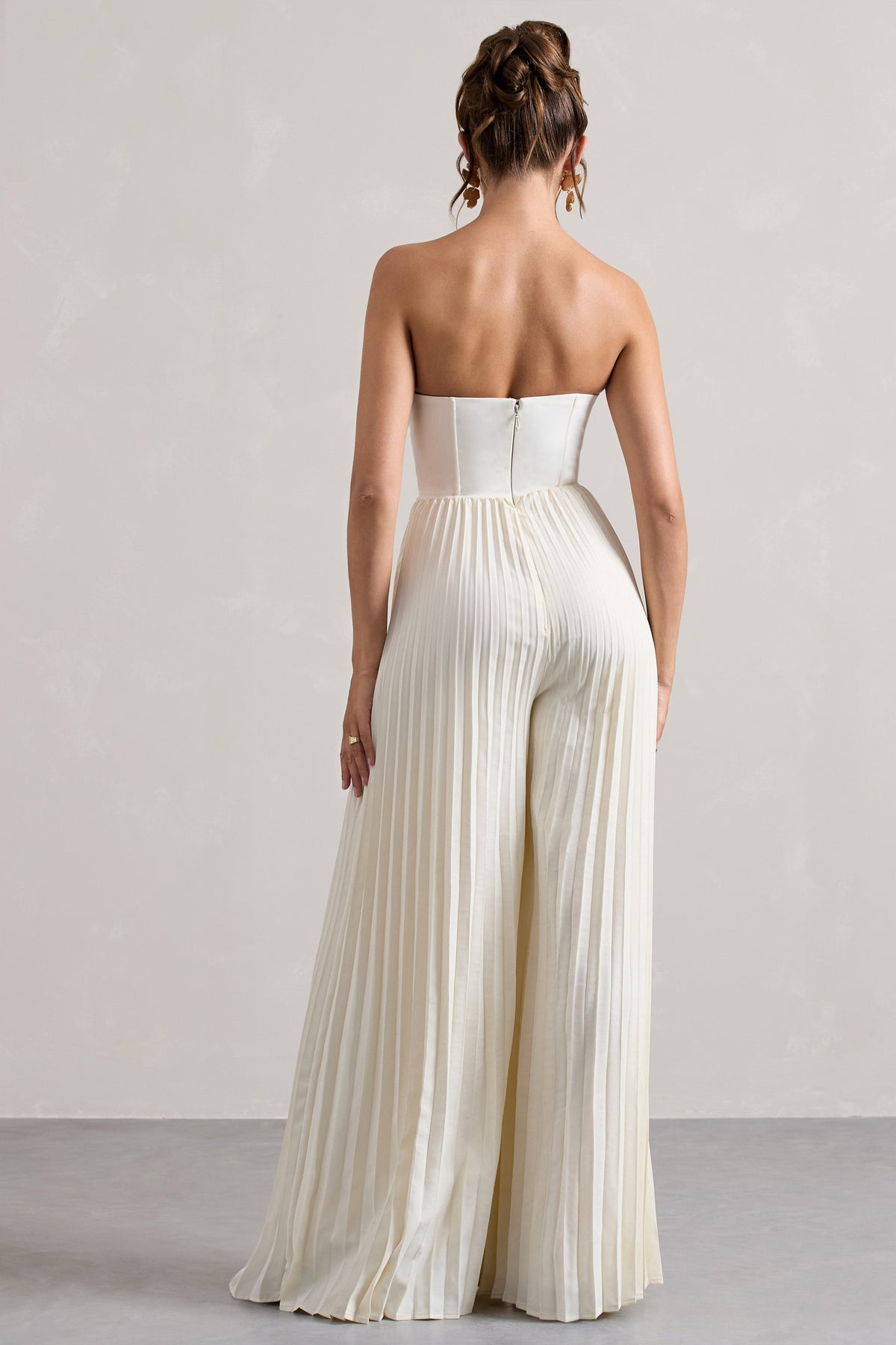 Couture Client | جامبسوت مشد كريمي من البليسيه بأرجل واسعة