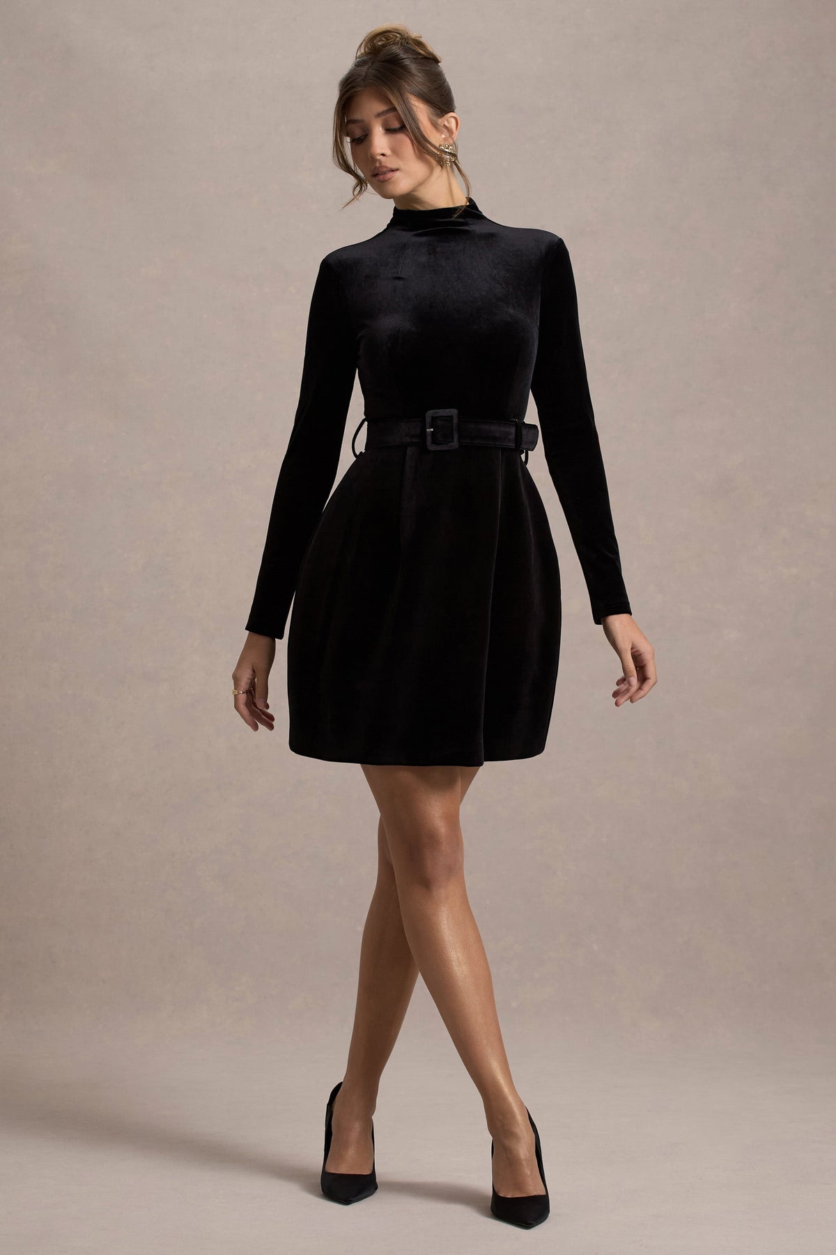 WB_HR_CL135088002-CharmBlackVelvetTurtleneckLong-SleeveBeltedMiniDress1