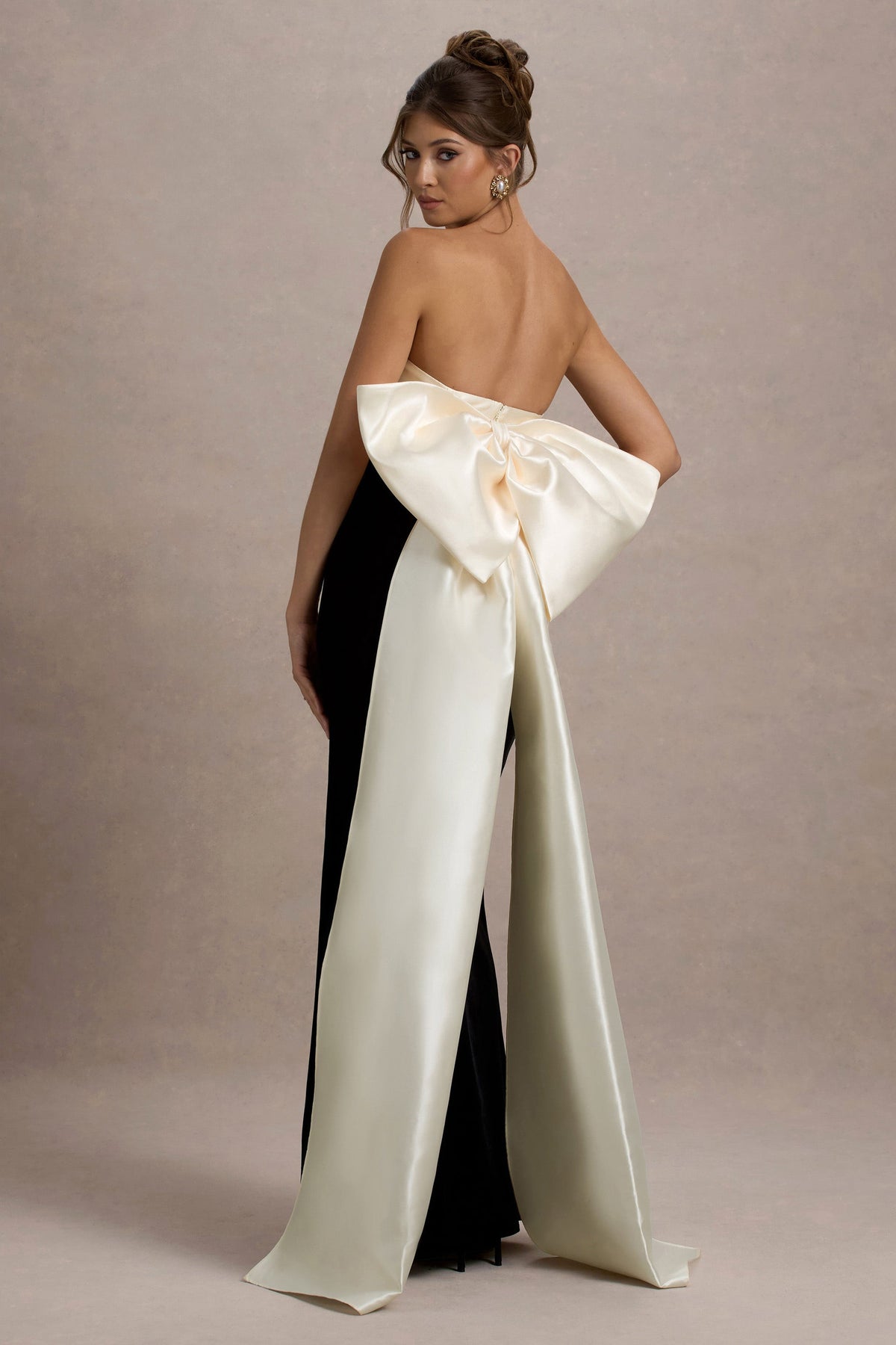 Take A Bow Black & Cream Velvet Strapless Maxi Dress With Oversized Club L London - SA Take A Bow Black & Cream Velvet Strapless Maxi Dress With Oversized Club L London - SA
